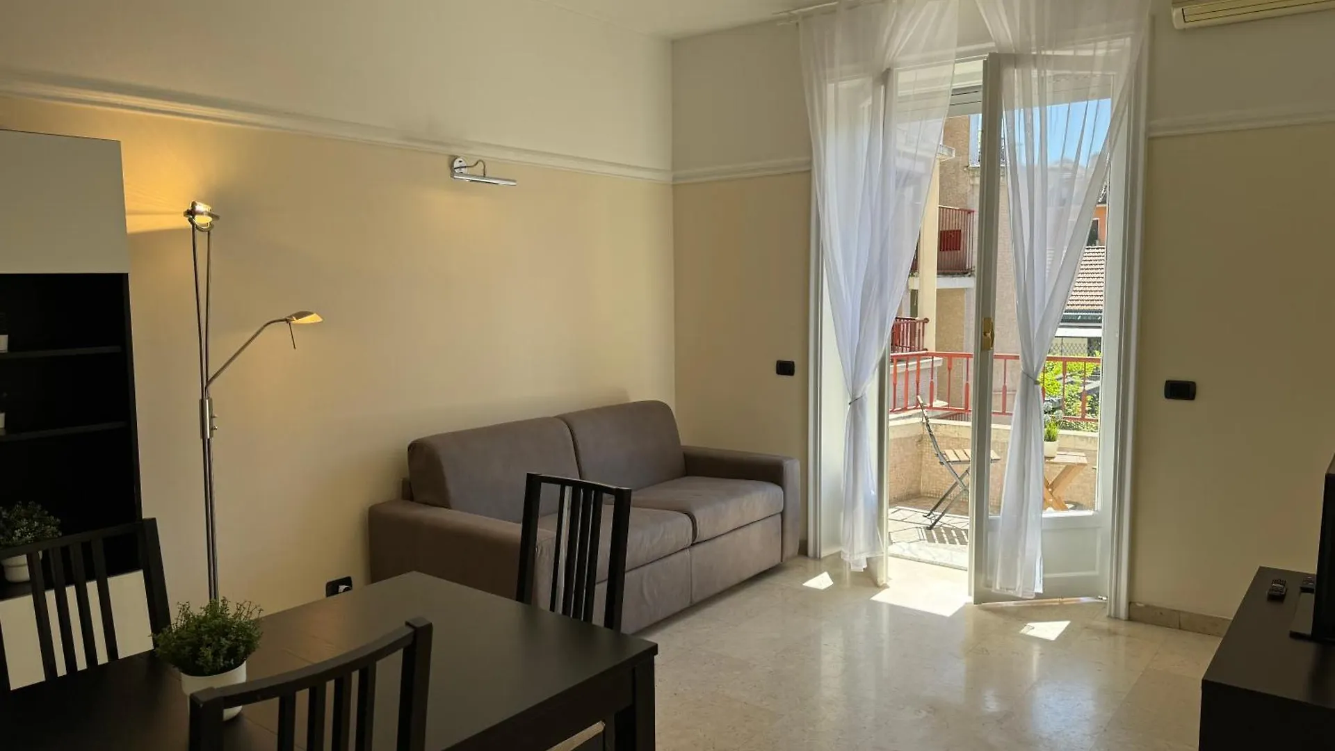 Lorenteggio Urban Suite - Affitti Brevi Italia Mediolan 0*,  Włochy
